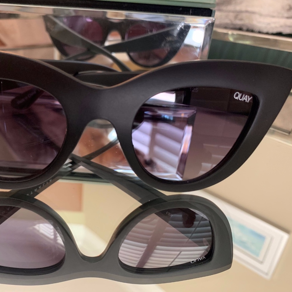 Quay Kitti matte black sunglasses